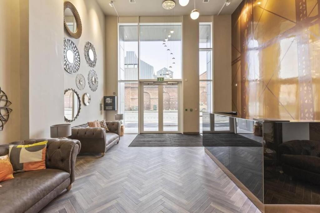 5* Luxury, Centre, Brand New Development Apartamento Belfast